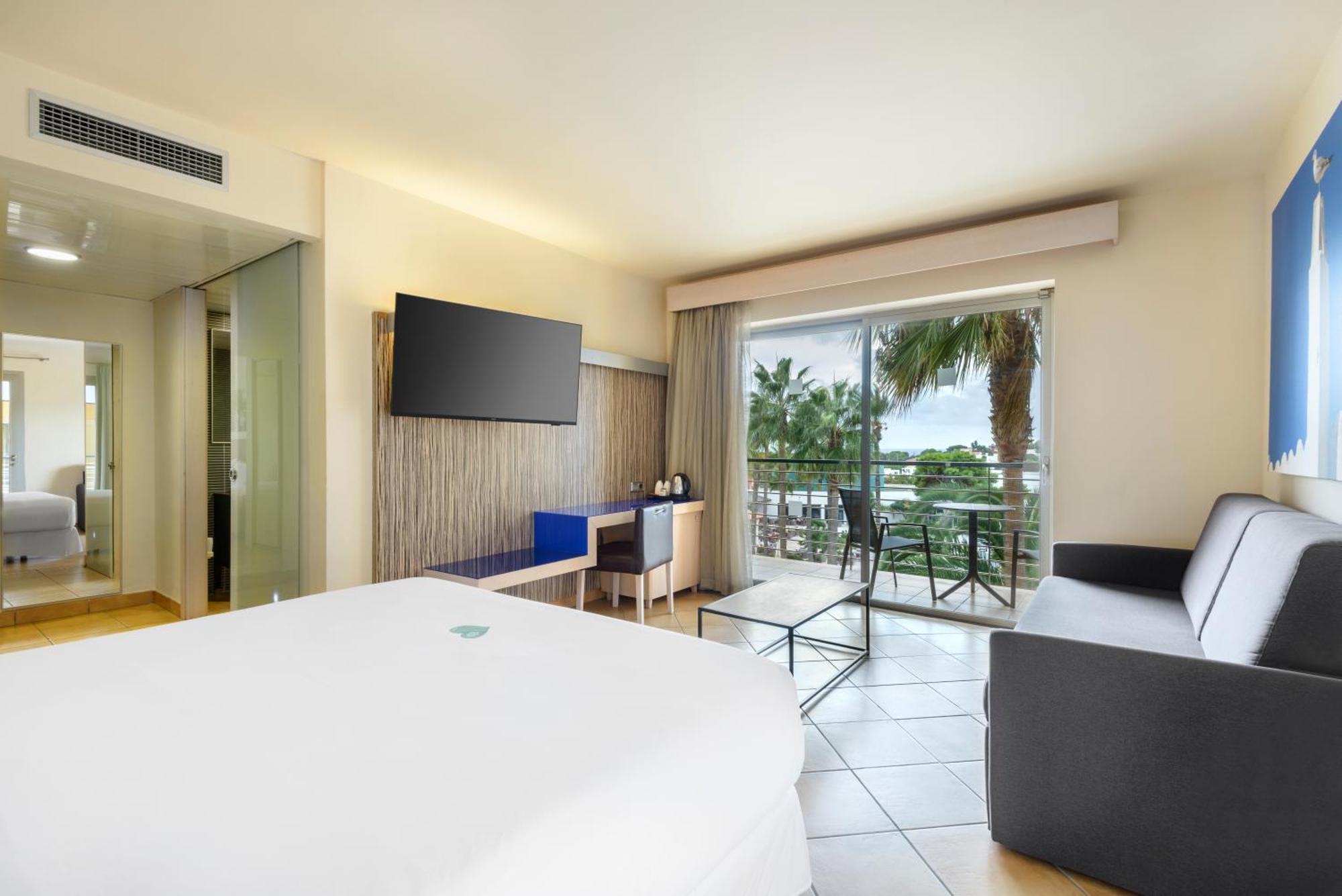 Occidental Menorca (Adults Only) Hotel Punta Prima  Eksteriør billede